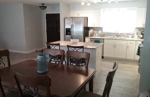 Largo House | Beautifully updated and spacious 2 bed/2 bath minutes from the beach!