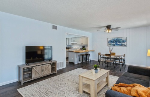 Weber Condo | Beautifully updated condo! 808-2WW