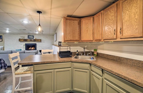 Eccles Apartment | Beckley Studio w/Hot Tub, 4 Mi to WVU Tech!