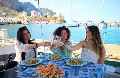 Palermo Boat Rental | BED AND BOAT IN MARINA VILLA IGIEA
