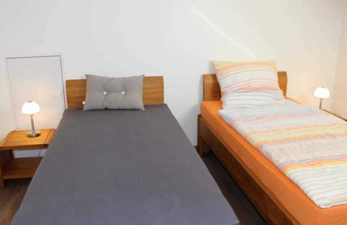 Leer Cottage | Bed and breakfast D - Guest house An der Fehnroute II, 11041