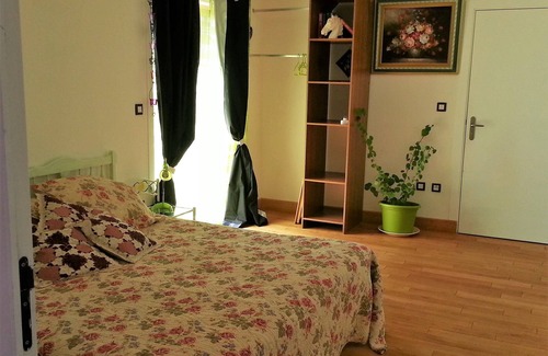 La Jaille-Yvon House | bed and breakfast in "passive" house accommodation