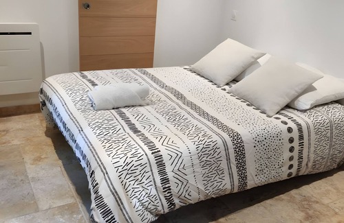 Sainte-Engrace Bed & Breakfast | Bed and Breakfast 'Jolie' with Mountain View, Private Terrace and Wi-Fi