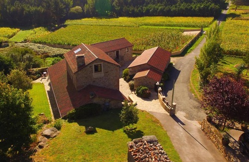 Camarinas Bed & Breakfast | Bed and Breakfast 'Flamenco' with Private Garden and Wi-Fi