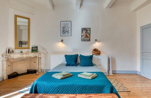 Saint-Andre-de-Sangonis Bed & Breakfast | Bed and Breakfast 'Grande Chambre' with Shared Pool, Shared Garden and Wi-Fi