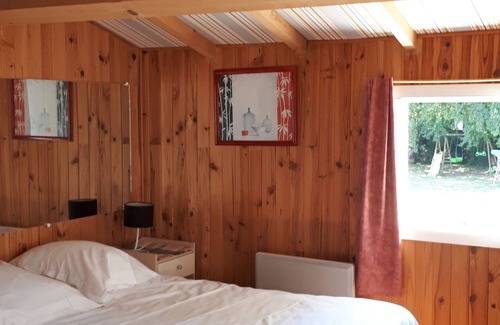 Medis House | BED & BREAKFAST, 5 min from the BEACHES of Royan, garden, kitchen, HEATED SWIMMING POOL!