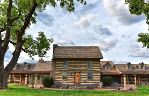 Staunton Bed & Breakfast | Bed & Breakfast in a 1795 Log Cabin on working farm, Eliza Trent Swoope Suite