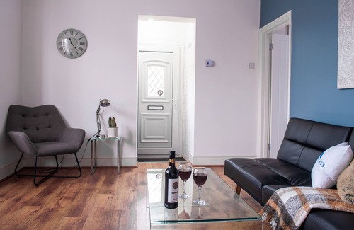 Kempston Condo | Bedford Rd Apartment| Ideal for Hospital & Town Centre