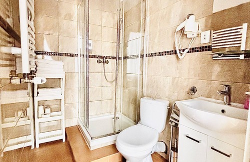 Srodmiescie Hotel | BedRooms Piotrkowska 64