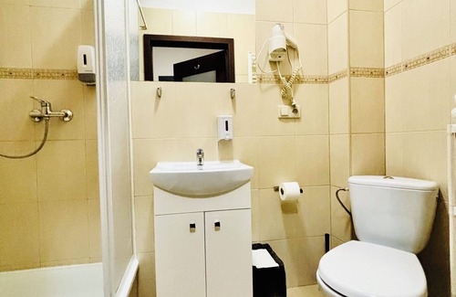 Srodmiescie Hotel | BedRooms Piotrkowska 64