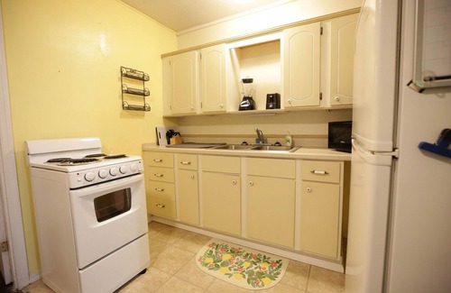 East Pensacola Heights House | Bee Our Guest: EPH, Close to Downtown and Beach!