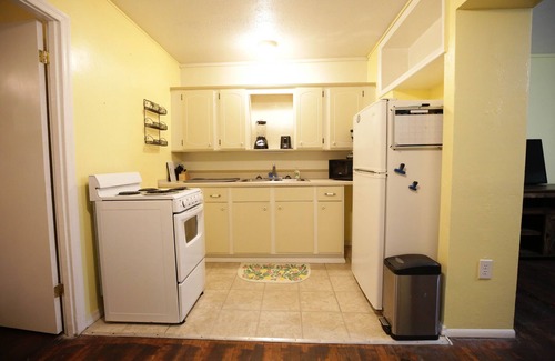 East Pensacola Heights House | Bee Our Guest: EPH, Close to Downtown and Beach!