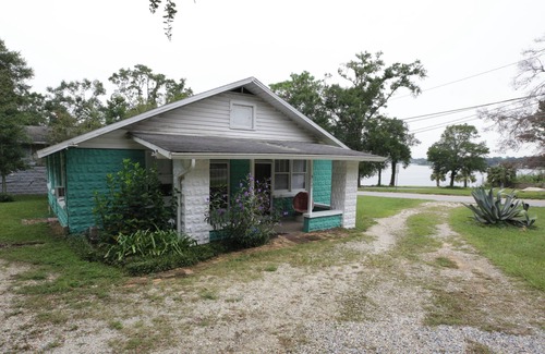 East Pensacola Heights House | Bee Our Guest: EPH, Close to Downtown and Beach!