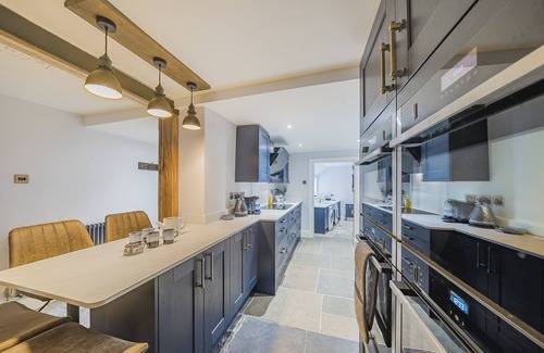 Evershot Cottage | Beech House - sleeps 9 guests in 5 bedrooms