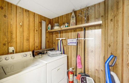 Beech Mountain House | Beech Mountain Cabin with Deck, Grill Ski and Hike!