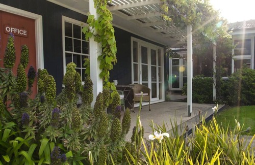 Apollo Bay House | Beeches By The Sea - Banksia Villa