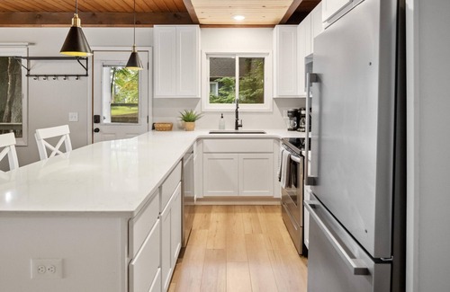 Canadian Lakes Ski Chalet | Beechwood Chalet Sleeps 10 Canadian Lakes Community!