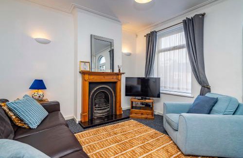 Bramcote House | Beeston town house - Sleeps 4