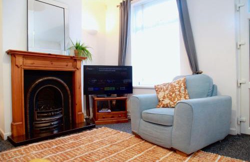 Bramcote House | Beeston town house - Sleeps 4