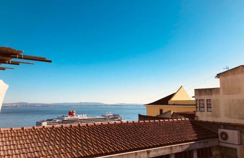 Alfama Apartment | BeHappy Apartments