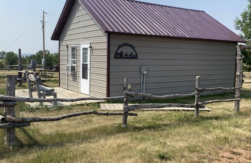 Grassy Butte Cabin | Beicegel Creek Bunkhouse