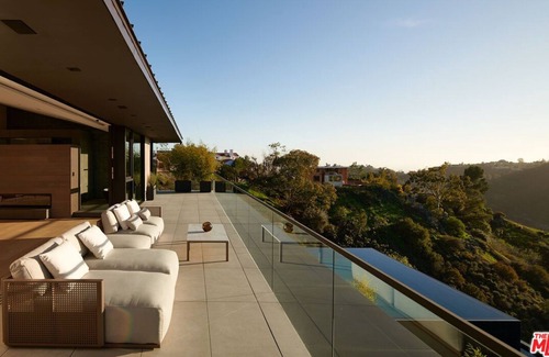 Bel Air Villa | Bel Air Luxury Mansion - Modern Architectural Estate at Bel Air Road