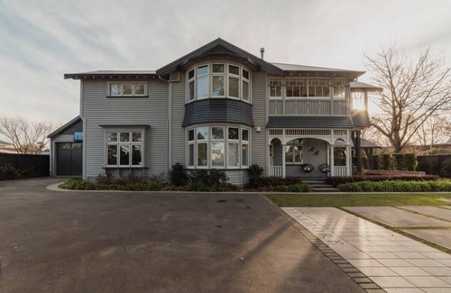 Riccarton Villa | Bel Air Mansion - Sleeps 12 Villa