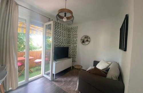 Mediterranee Apartment | Bel appartement T3 pour 4/6 personnes proche centre climatisation