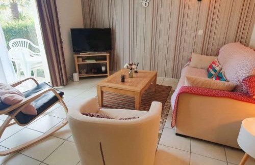 Fouesnant Apartment | Bel appartement à 100 m de la plage à Fouesnant avec piscine chauffée, pour 4 personnes - FR-1-481-160