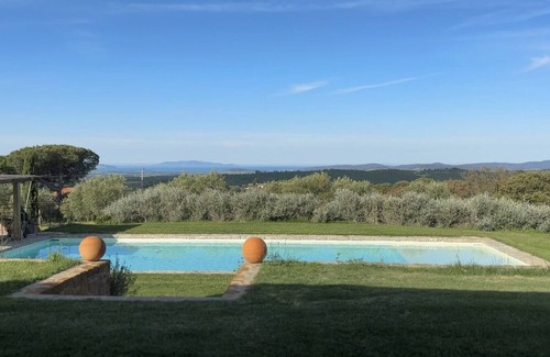 Magliano in Toscana Villa | Bel Casale con Vista Mare e sul Borgo Medievale