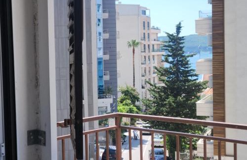 Rafajlovici House | Bela kuća studio apartments-Na korak do mora-A step to the sea