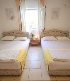Rafajlovici House | Bela kuća studio apartments-Na korak do mora-A step to the sea