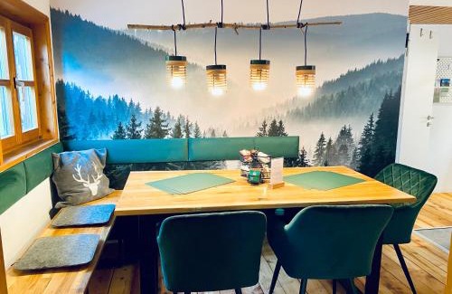 Fischbachau Apartment | Belisima Apartments I Ferienwohnungen Fischbachau - Breitenstein I Region Schliersee I Historisch & Cozy mit Bergblick I 2 Schlafzimmer I Waschmaschine I Parkplatz I Nähe Supermarkt