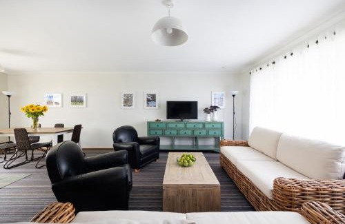 Narrawallee House | Bell