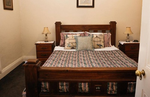 West Bendigo House | Bell's Cottage Bendigo