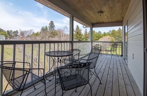 La Pointe Apartment | Bell Street Lodging-Retreat