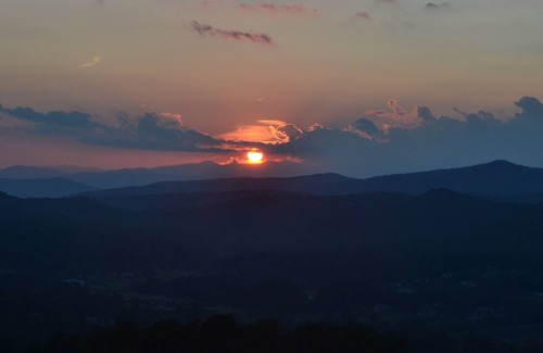 Hendersonville Cabin | Bella Vista,' Real' Spectacular Views From The Blue Ridge Parkway To The Smokies