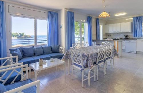 Llanca House | BELLAMAR A - Casa adosada para 10 personas en primera línea de mar en Llançà. - ES-228-11