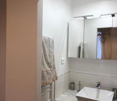 Andernos-les-Bains House | Belle chambre privée avec douche et toilette indépendantes dans une magnifique villa
