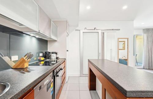 Glenelg Apartment | Belle Escapes - Beachside Apartment in Glenelg