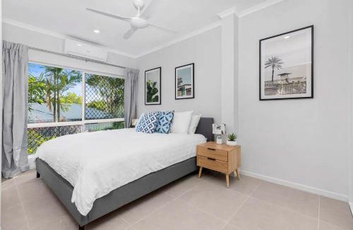 Palm Cove House | Belle Escapes Sandpipers Beach House