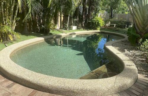 Palm Cove House | Belle Escapes Sandpipers Beach House