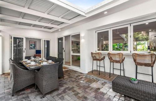Palm Cove House | Belle Escapes Sandpipers Beach House