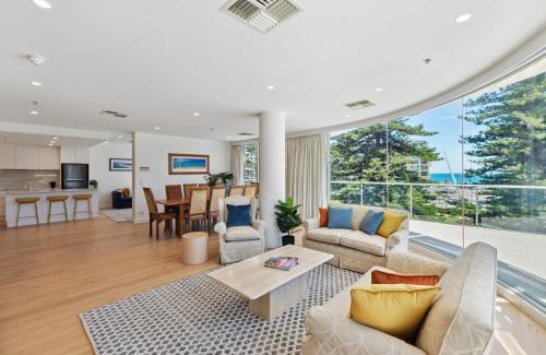 Glenelg Apartment | Belle Escapes - Sea the Views