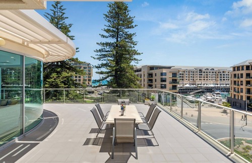 Glenelg Apartment | Belle Escpaes - Sea the Views