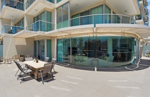Glenelg Apartment | Belle Escpaes - Sea the Views