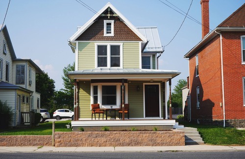 Gettysburg House | Belle on Buford Apt 1-1st Floor