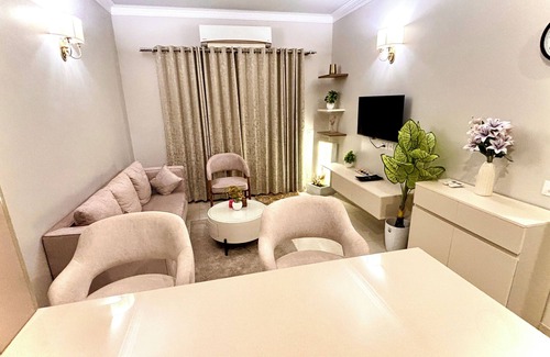 Gurugram Apartment | Belle Vue the cozy 1-bedroom flat is an ideal hideaway for solo travelers.
