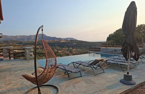 Nea Styra Villa | Bellevia Stone Pool Villa