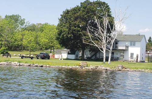 Belleville House | Belleville Home with a view